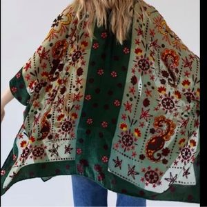 NWOT Urban Outfitters Cyra Velvet Ruana Shawl